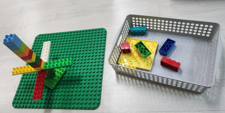 2 Review:A LEGO class for children